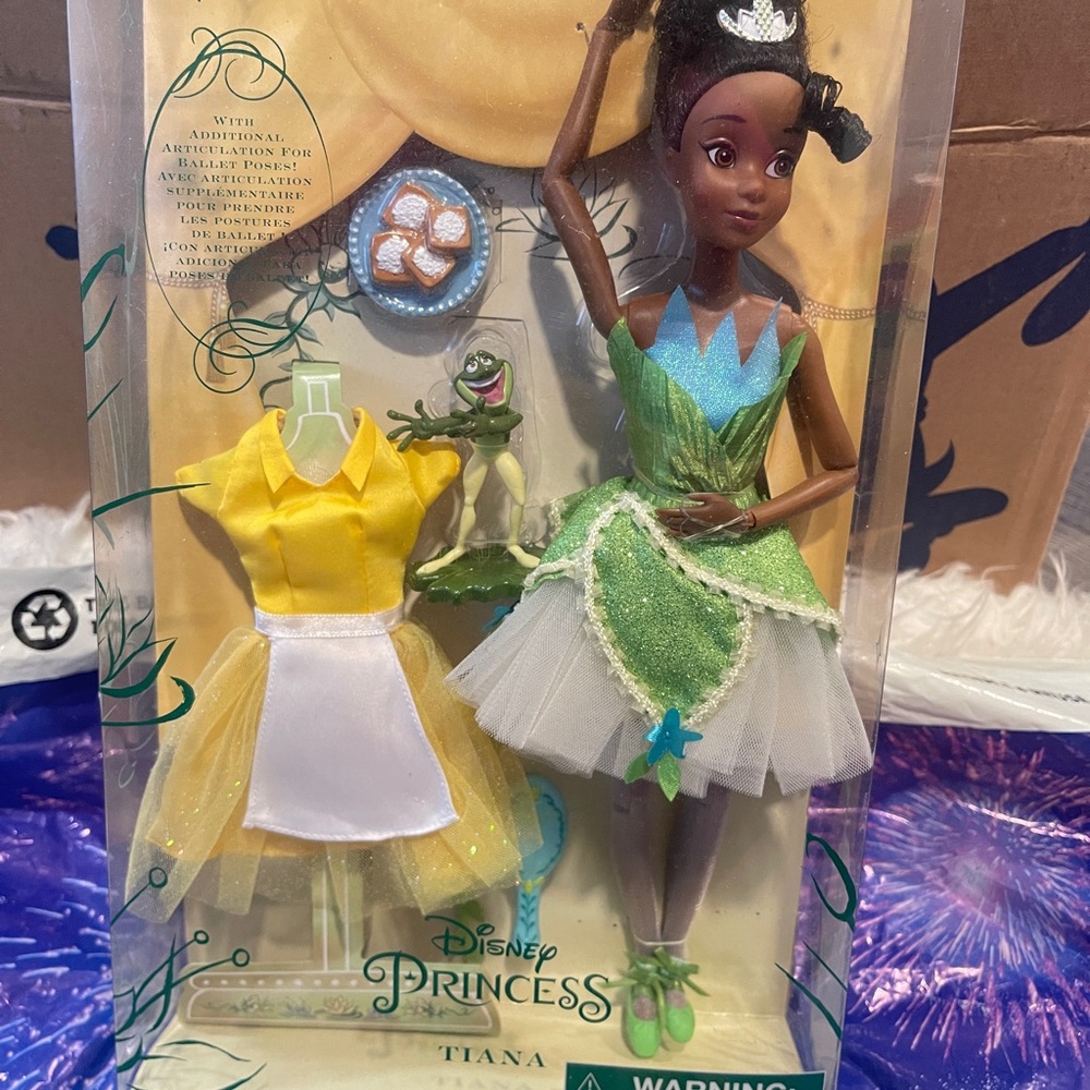 Disney Princess Tiana Doll with Sparkling Green and Yellow Outfits